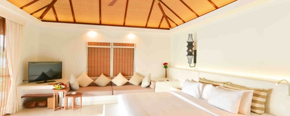 Beachfront Pool Villa 