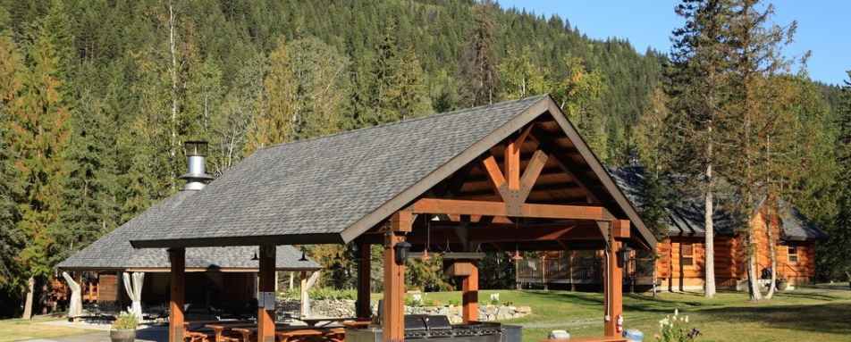 BBQ area - Alpine Meadows Resort