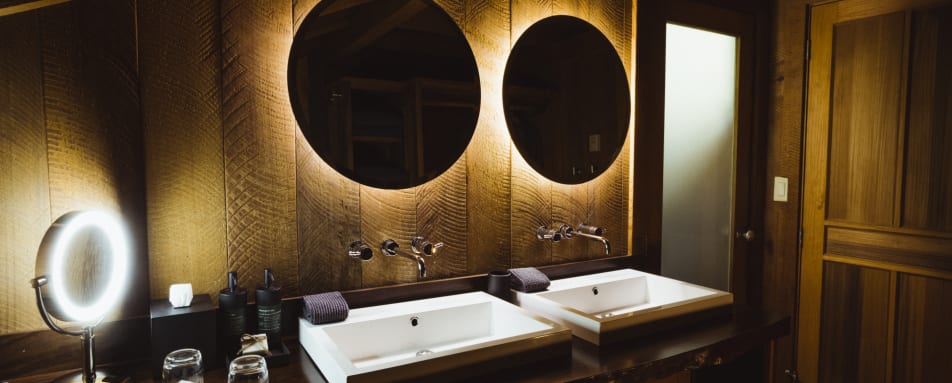 Ensuite Bathroom - Clayoquat Wilderness Lodge 