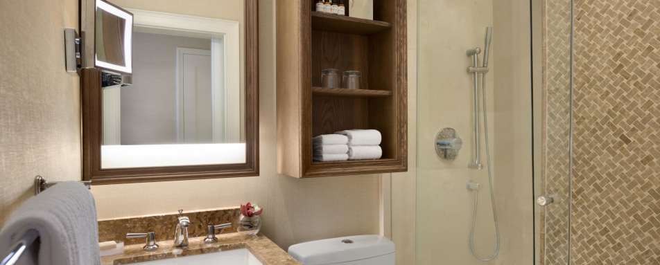Gold Deluxe Room Bathroom  - Fairmont Banff Springs