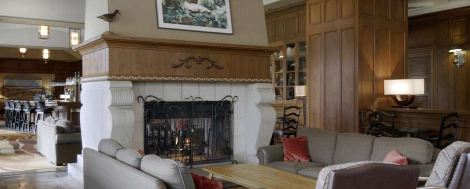 Mallard Lounge - Fairmont Chateau Whistler 