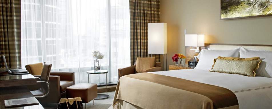 Fairmont King Guestroom 