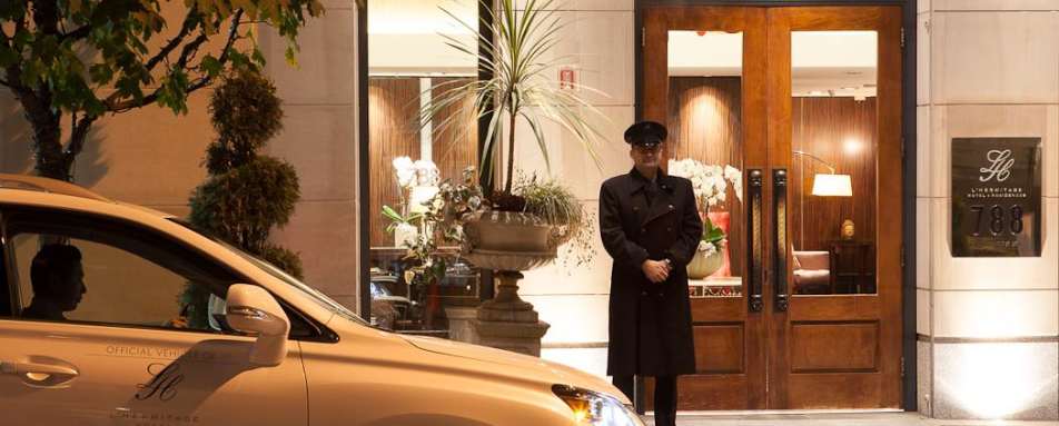 Hotel entrance - L'Hermitage Vancouver