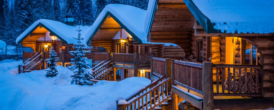 Bell 2 Lodge - Last Frontier Heliskiing 