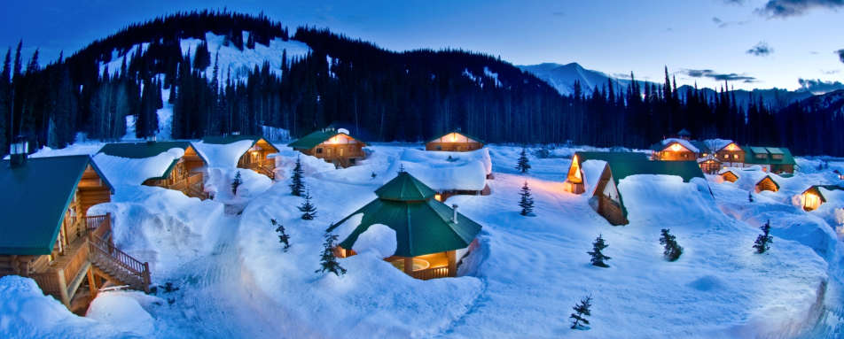 Bell 2 Lodge - Last Frontier Heliskiing 