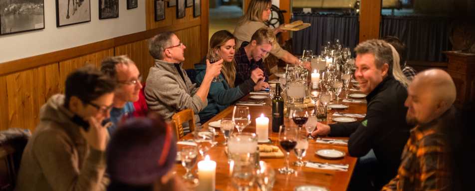 Ripley Creek Inn - Last Frontier Heliskiing 