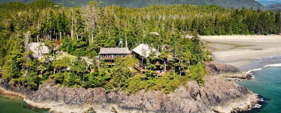 Lodge Exterior - Middle Beach Lodge