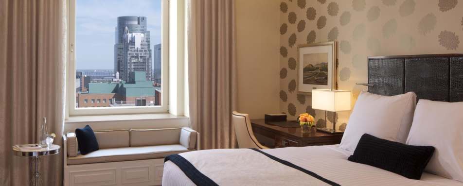Deluxe room at Ritz Carlton Montreal