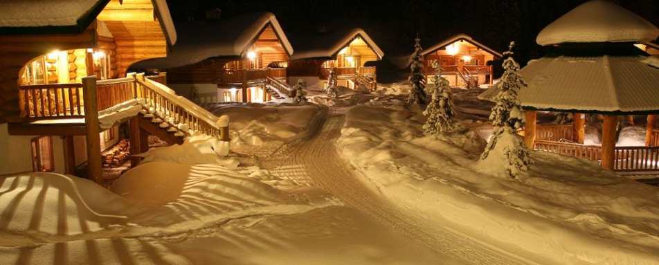 Bell 2 Lodge - Ski Canada Adventure