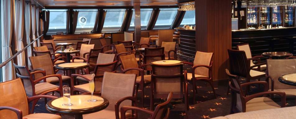 Stella Australis dining - Australis Cruises