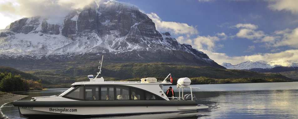 The private motorboat - The Singular Patagonia