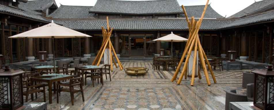 Al fresco dining  - The Intercontinental Lijiang