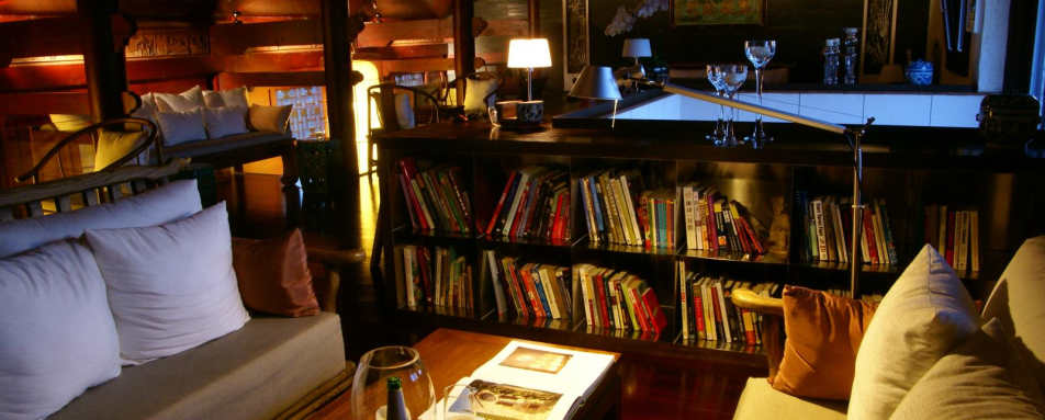 Library – Jing’s Residence