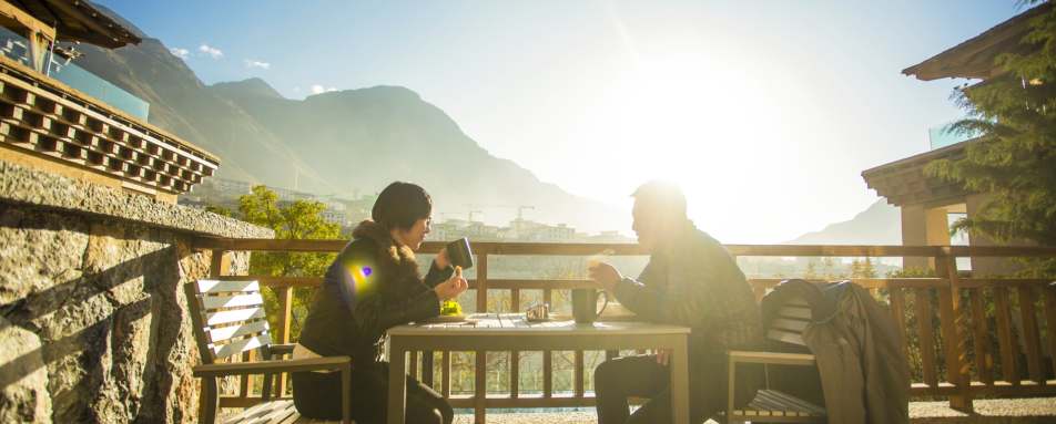 Outdoor Dining - LUX Benzilan