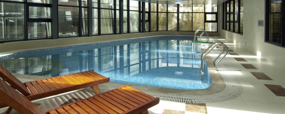 Hotel Indoor Swimming Pool 