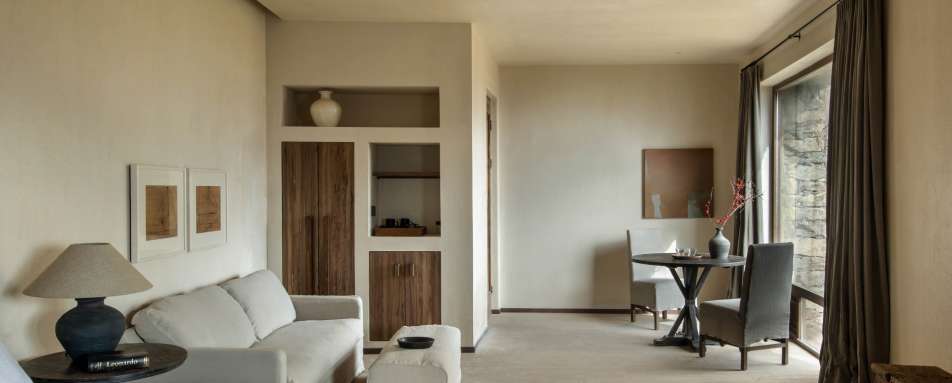 Snow Mountain View Room 