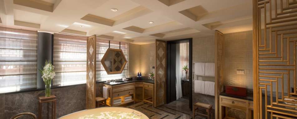 Hutong Bathroom  - Waldorf Astoria Beijing