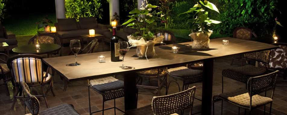 Outside dining - Hotel Boutique Sazagua