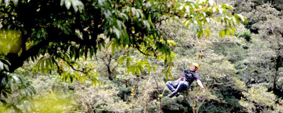 Canopy zip-wiring - El Silencio Lodge