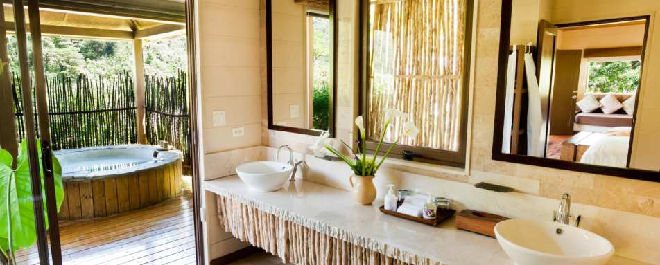 Suite bathroom - El Silencio Lodge