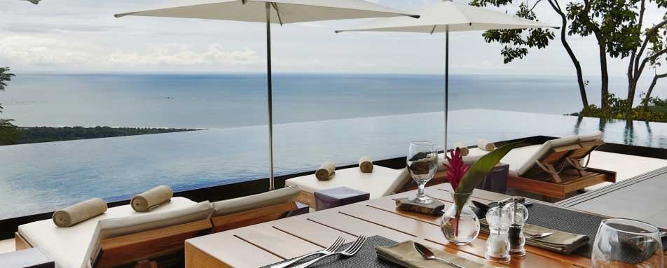 Oceanfront restaurant - Kura Design Villas