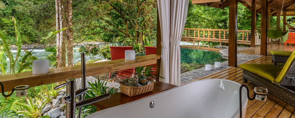 Jaguar Lodge bath - Pacuare Lodge