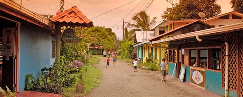 Tortuguero Village Casa Cecropia