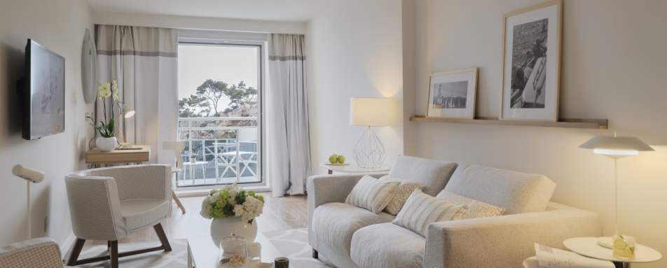 Executive Suite living room 