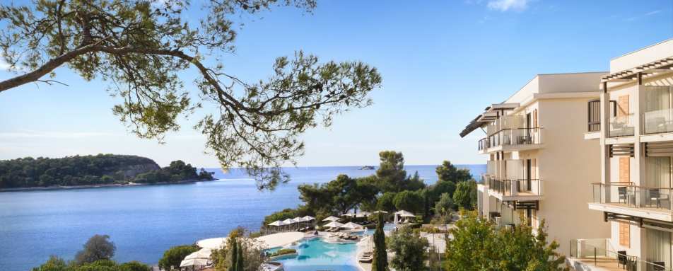 Pool and beach - Monte Mulini