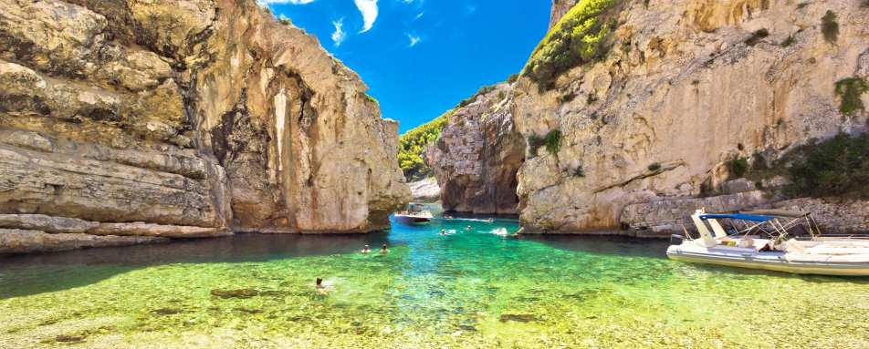 Explore Vis and Bisevo Islands by boat