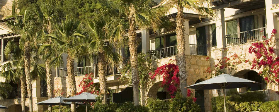 Suites & Pool - Columbia Beach Resort