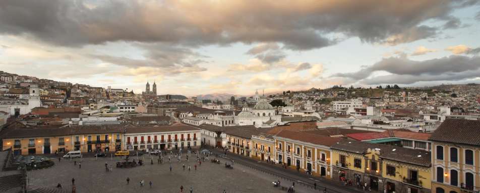 Plaza views - Casa Gangotena
