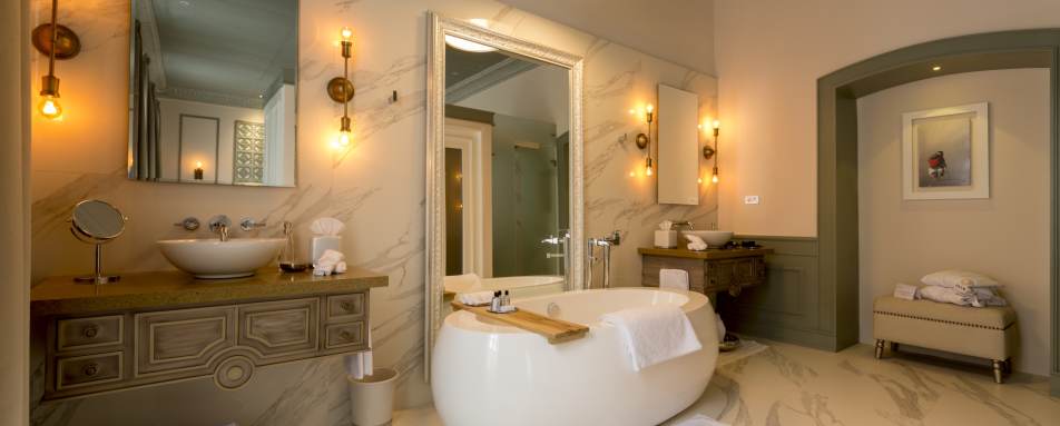 Junin Suite bathroom - Illa Experience Hotel