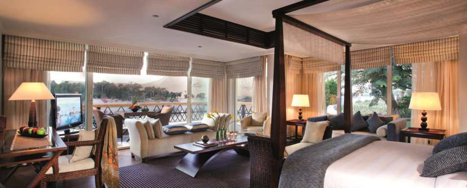 Royal Villa Master Bedroom - Movenpick Aswan