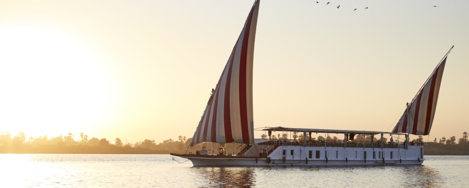 Boat at sunset - Nour El Nil 