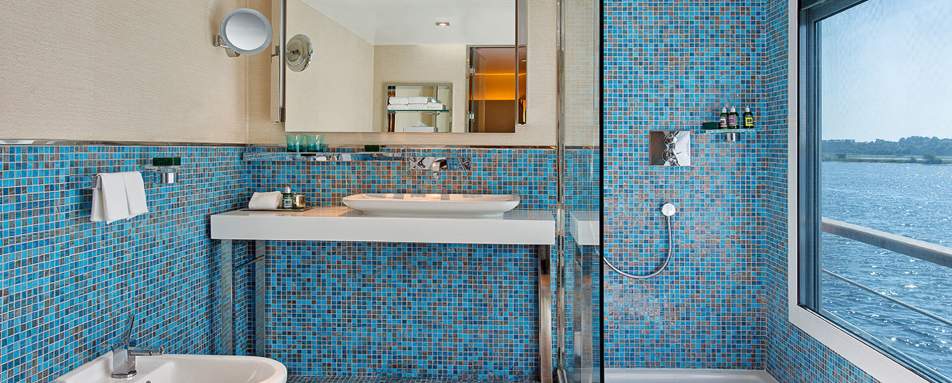 Luxury Cabin Bathroom - The Oberoi Philae