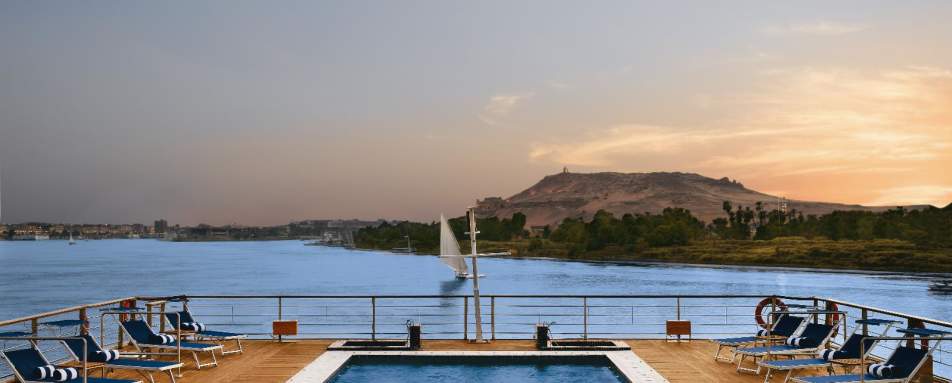 Sun Deck and Pool - The Oberoi Zahra
