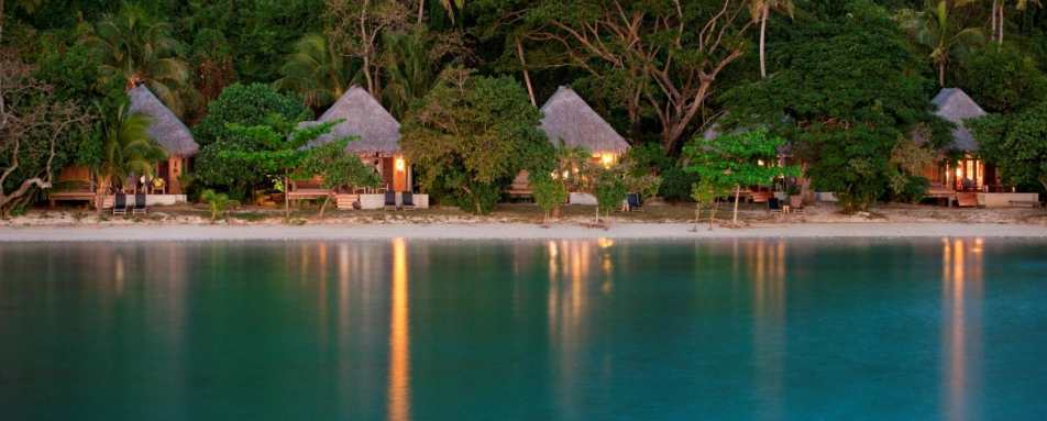 Beachfront Bures - Likuliku Lagoon Resort
