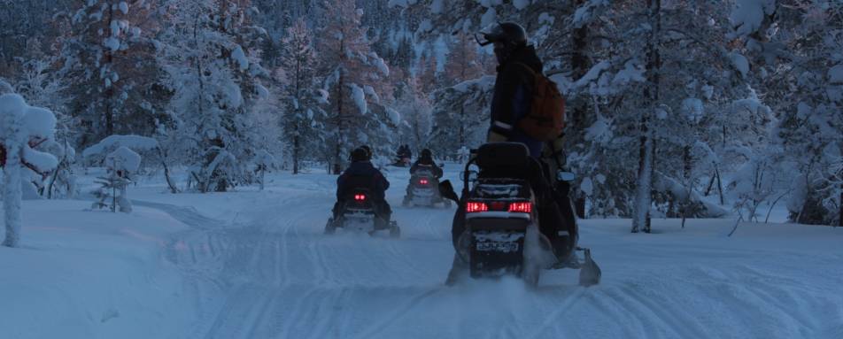 Snowmobiles - Javri Lodge