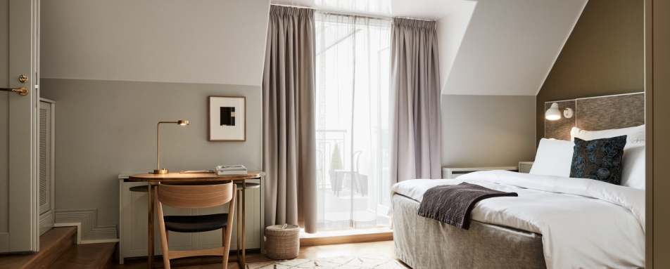 Atelier Room with Balcony 