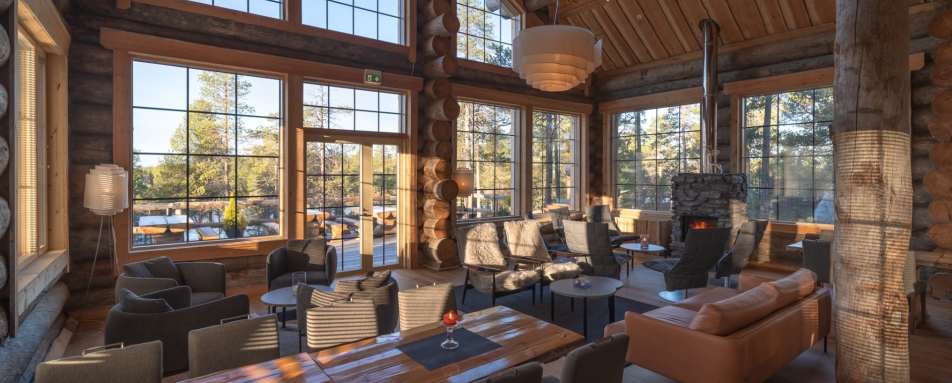 Restaurant and sitting area 