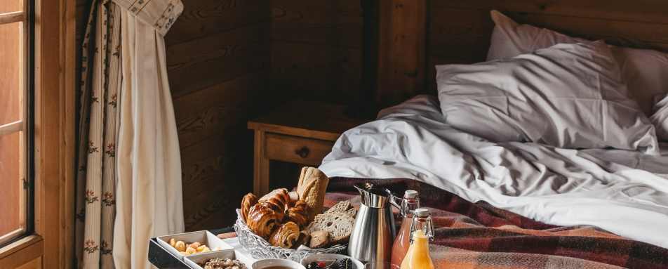 Alpaga in room dining 