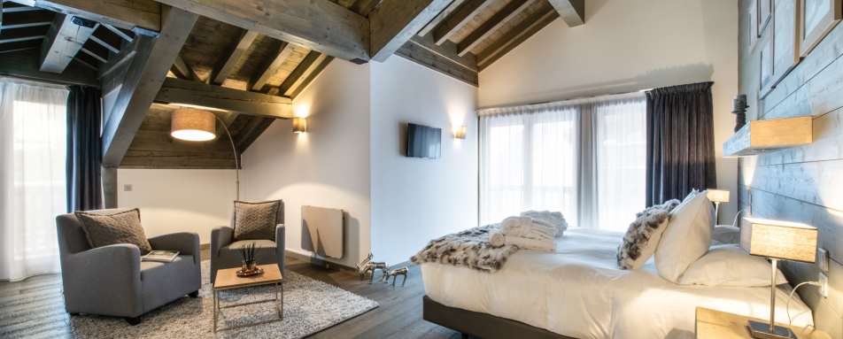 Whistler Lodge Apartment - Master Bedroom 