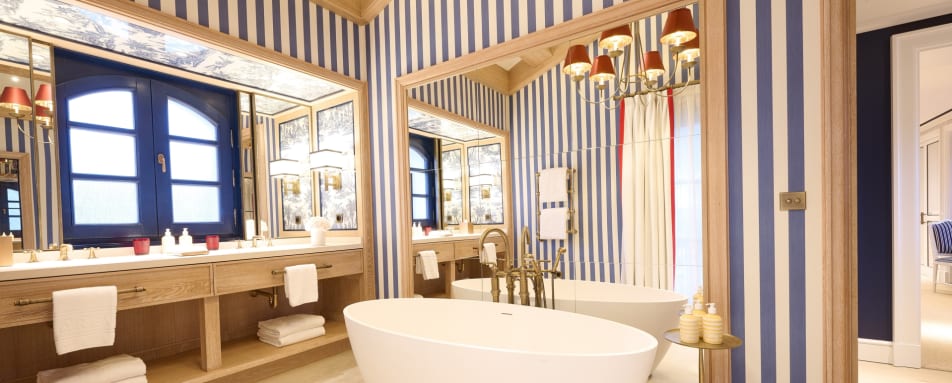 AREV Room 24 Bathroom 