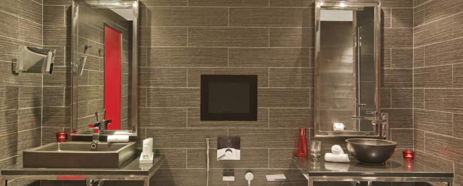 Suite Bathroom - Avenue Lodge