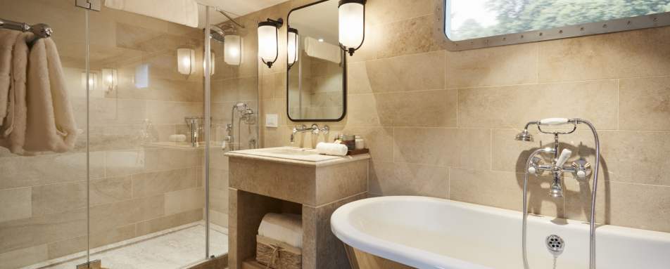 Lilas Bathroom - Belmond Afloat in France 