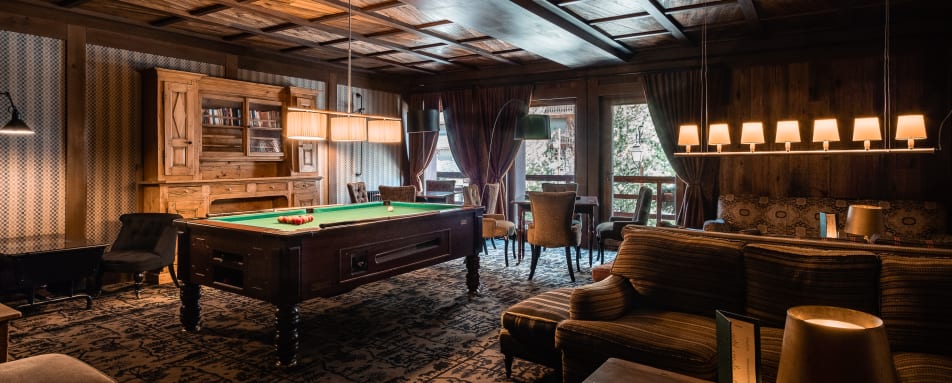 Billiards room 