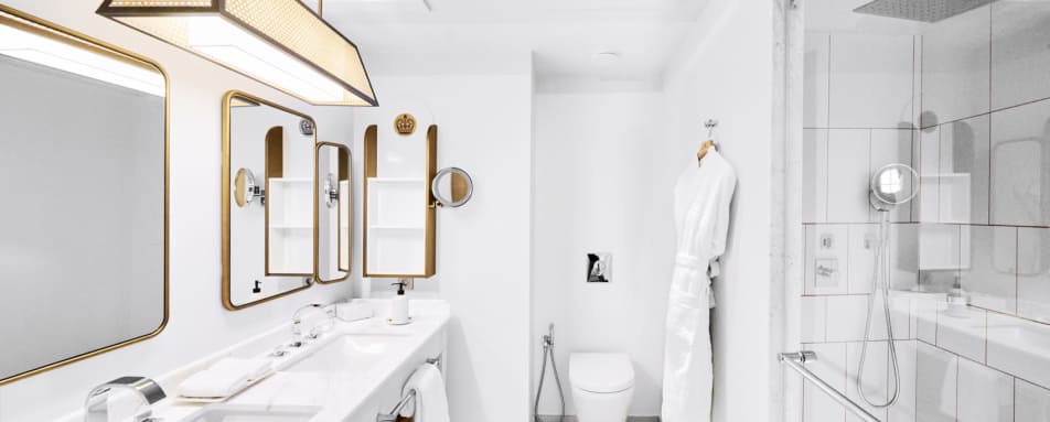 suite suzanne lenglen bathroom 