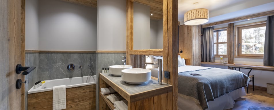 Bedroom and Bathroom 