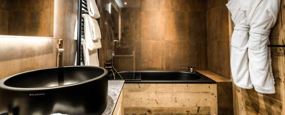 One Bedroom Prestige Suite Bathroom 